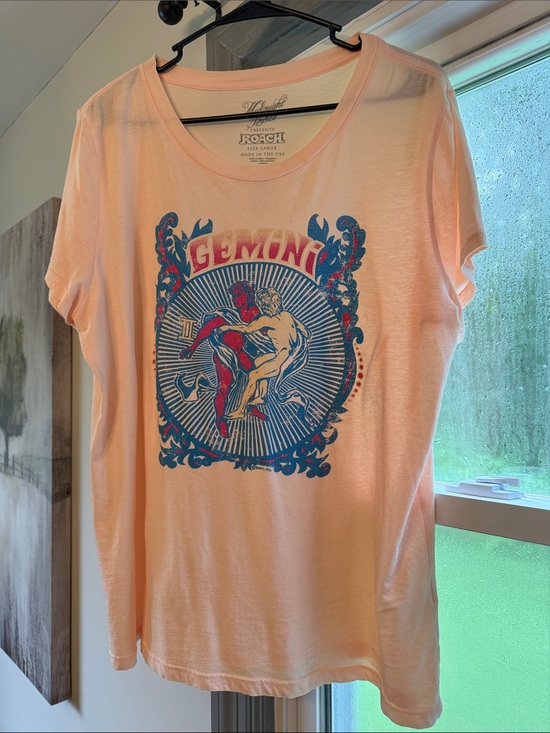 Anthropologie Tops - Anthropologie Peach Gemini Graphic Short Sleeve Tee